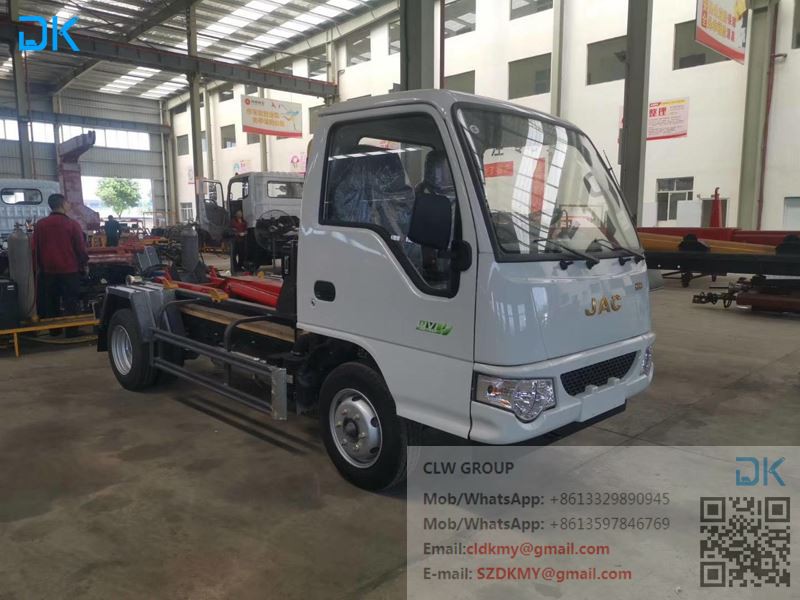 hook arm garbage truck 5